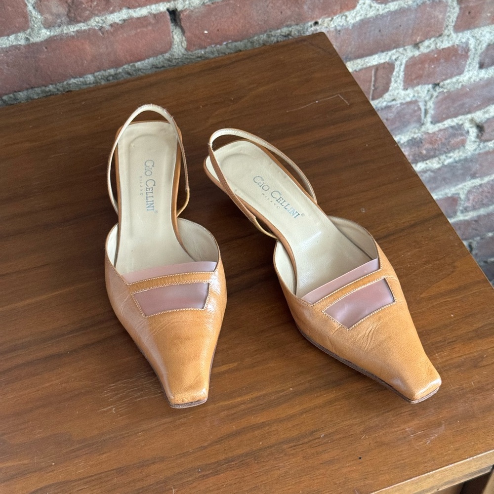 Women's Tan Slingback Pointed Toe Pumps